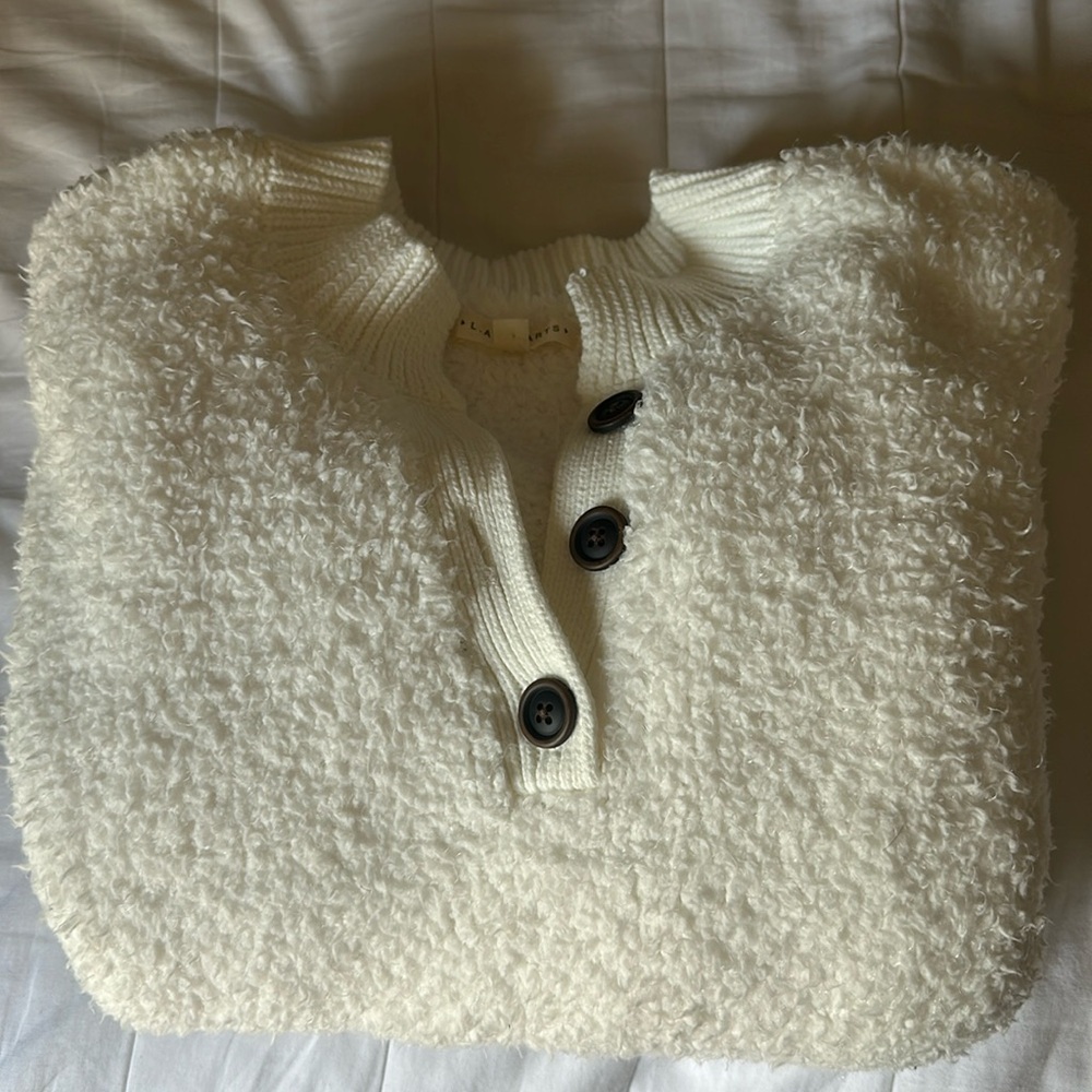 Fluffy, white LA Hearts by Pacsun sweater!!